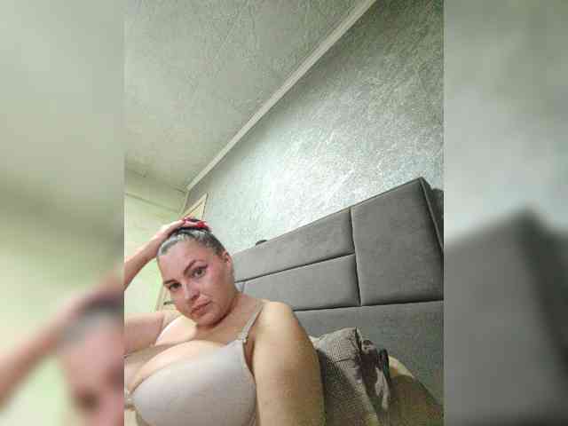 Cleopatra1990 webcam