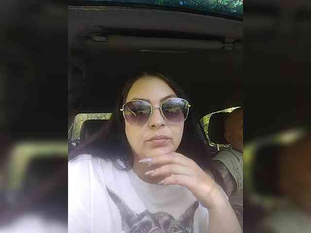 Cleopatra1990 webcam