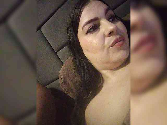 Cleopatra1990 webcam