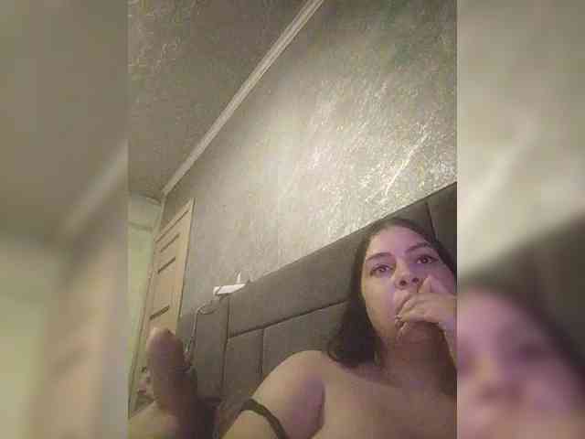 Cleopatra1990 webcam