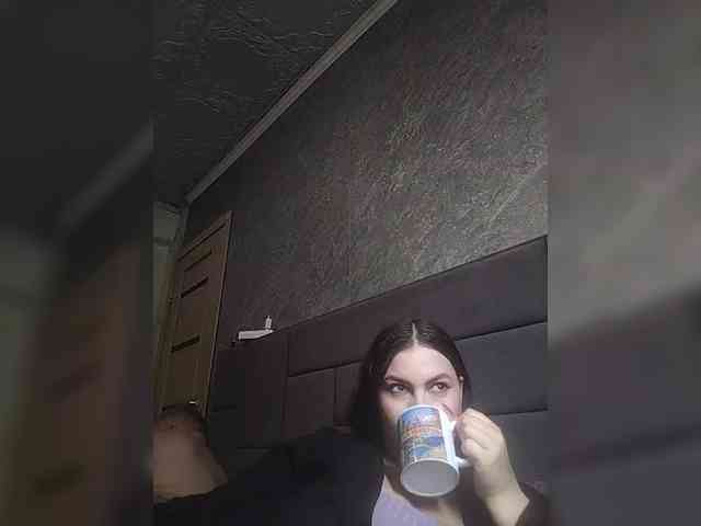 Cleopatra1990 webcam