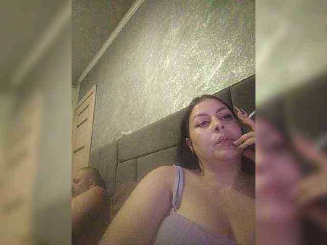 Cleopatra1990 webcam
