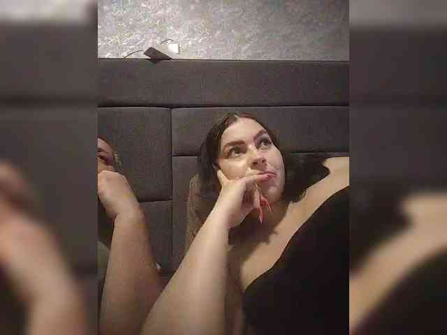 Cleopatra1990 webcam