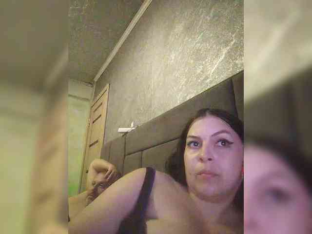 Cleopatra1990 webcam