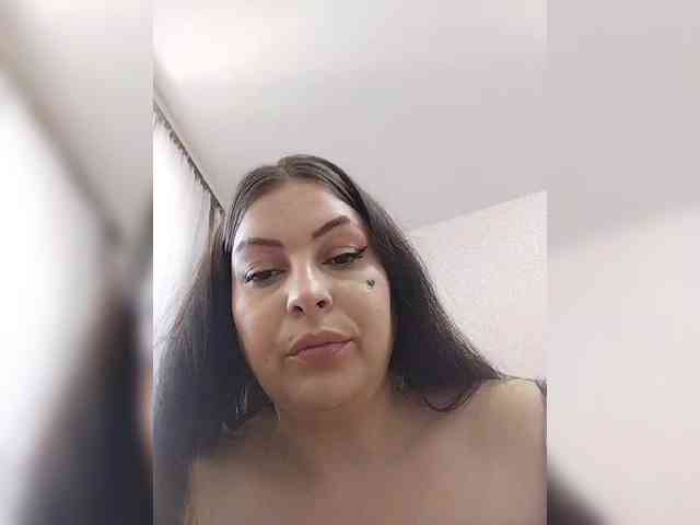 Cleopatra1990 webcam