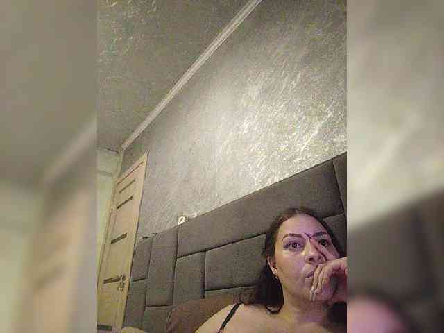 Cleopatra1990 webcam