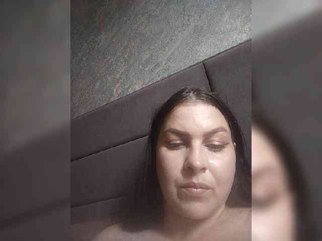 Cleopatra1990 webcam