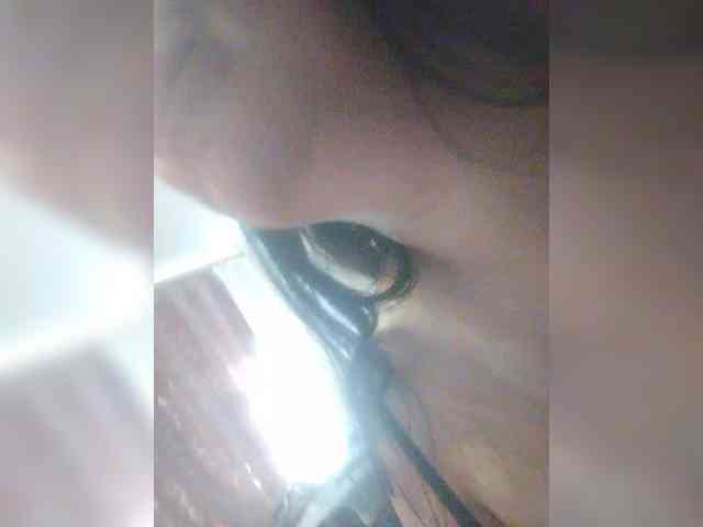 Cleopatra1990 webcam