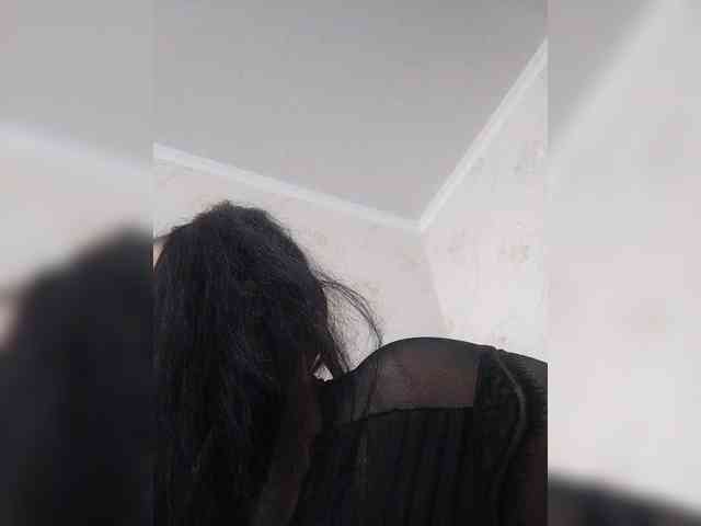 Cleopatra1990 webcam