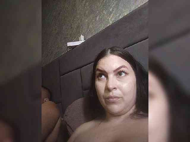 Cleopatra1990 webcam