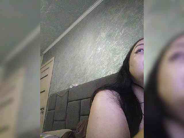 Cleopatra1990 webcam