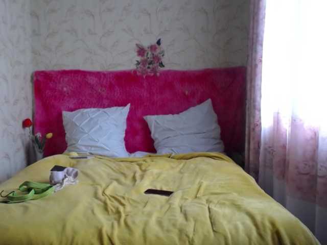 MilkMilkee's BongaCams show and profile