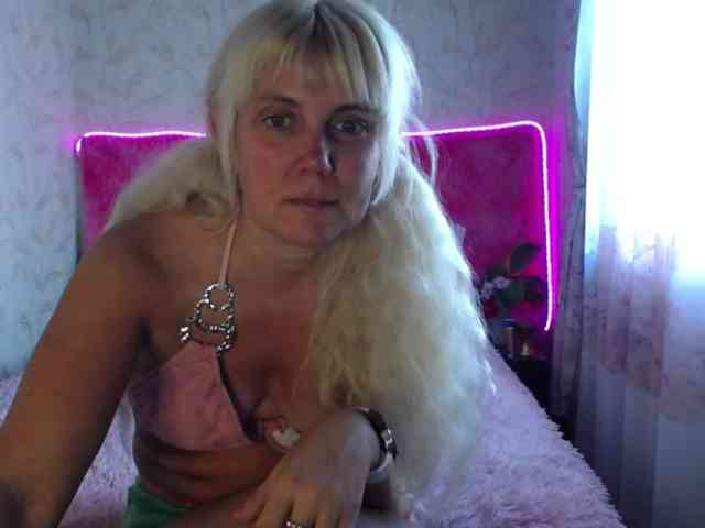 YoungMistress webcam