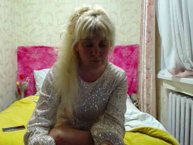 YoungMistress webcam