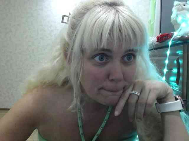 YoungMistress webcam