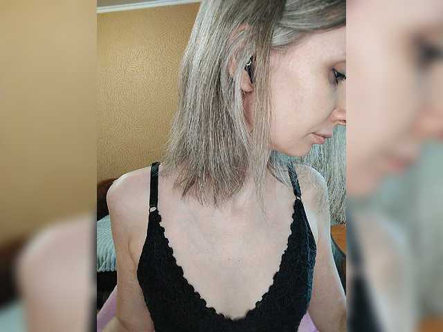 prettyKris live webcam show