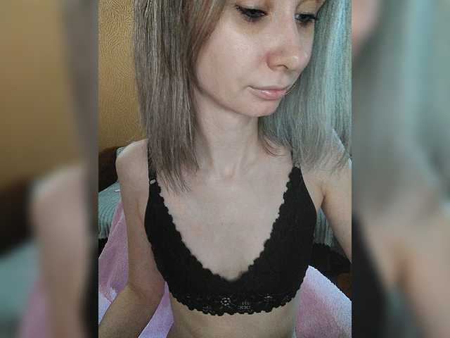prettyKris live webcam show