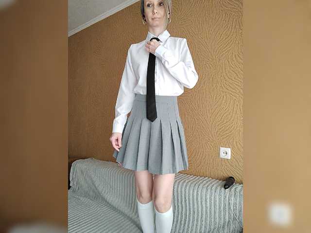prettyKris, live now on BongaCams