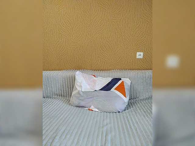 prettyKris live webcam show