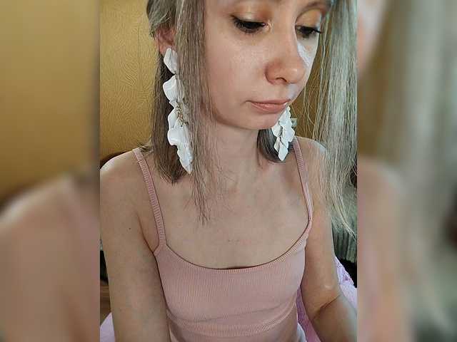 prettyKris live webcam show