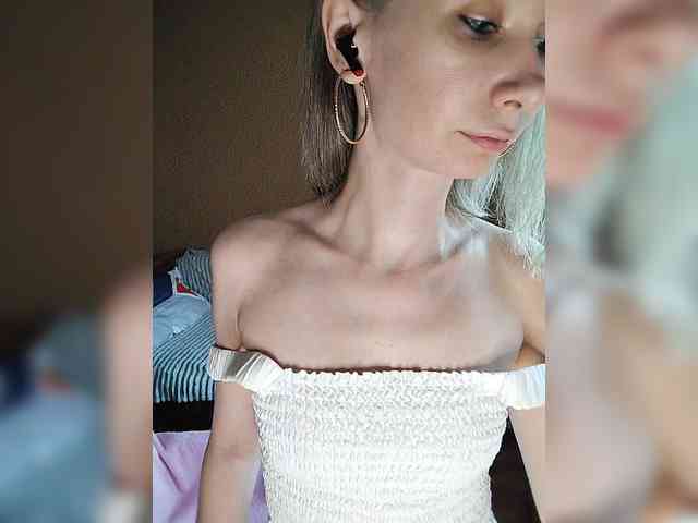 -Christina- webcam