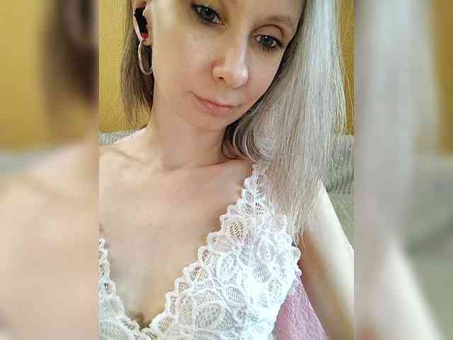 -Christina- webcam