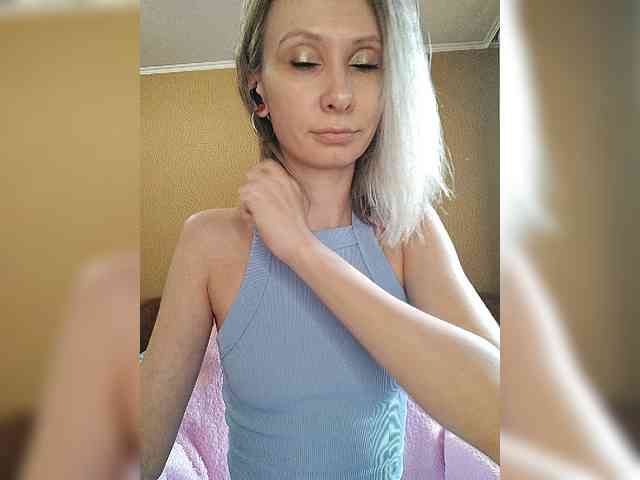 -Christina- webcam
