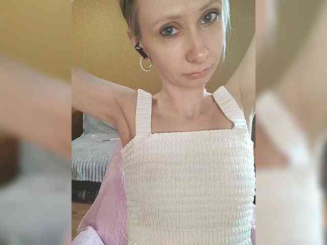 -Christina- webcam