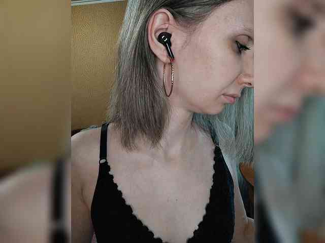 -Christina- webcam