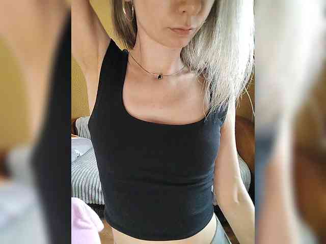 -Christina- webcam