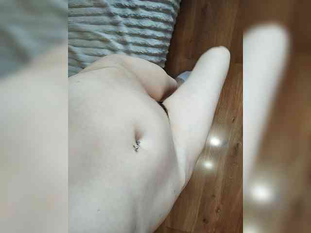 -Christina- webcam