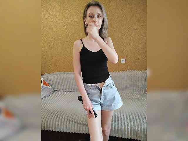 -Christina- webcam