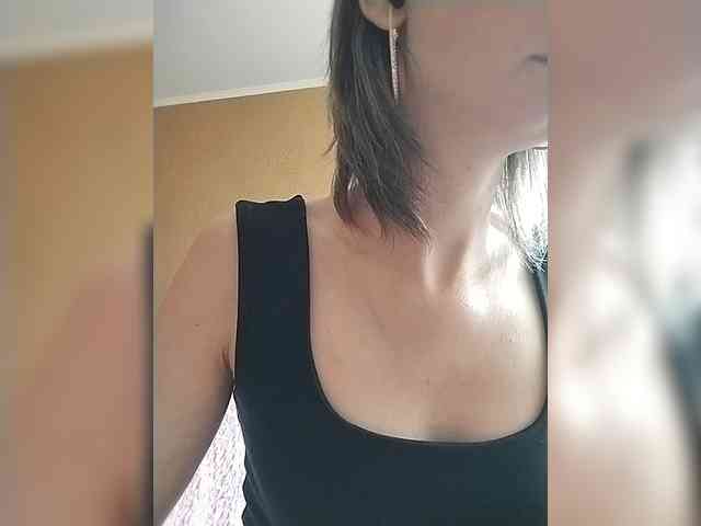 -Christina- webcam