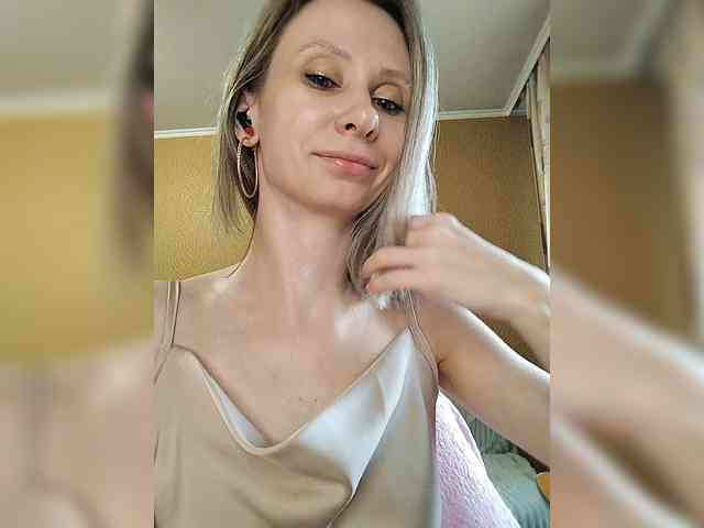 -Christina- webcam