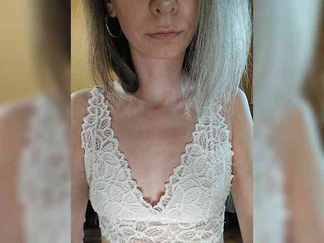 -Christina- webcam