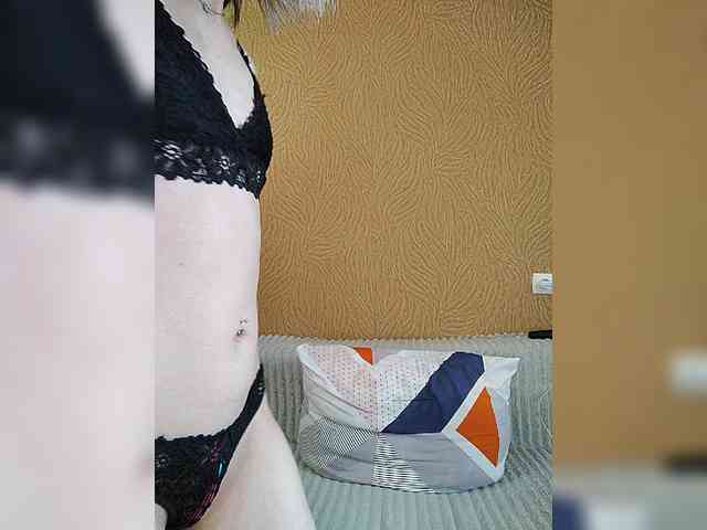 -Christina- webcam