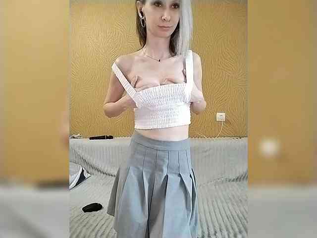 -Christina- webcam