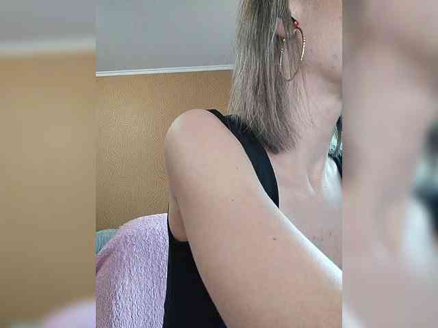 -Christina- webcam