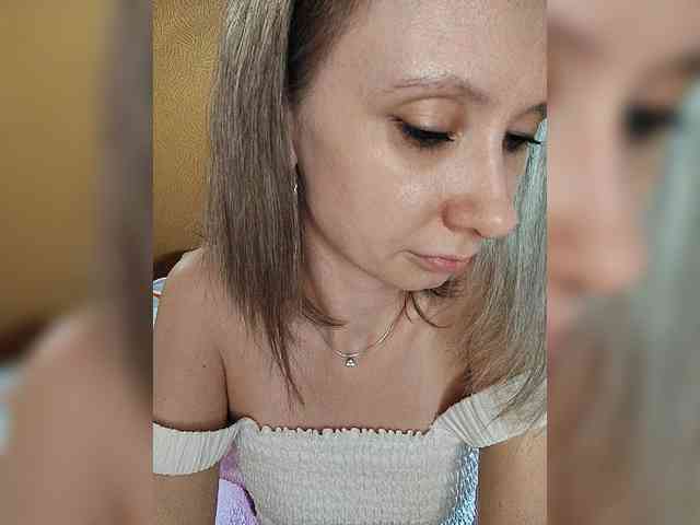 -Christina- webcam