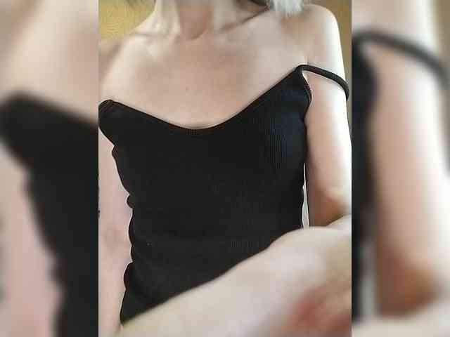 -Christina- webcam