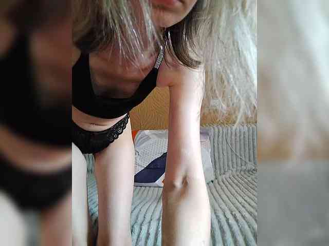-Christina- webcam