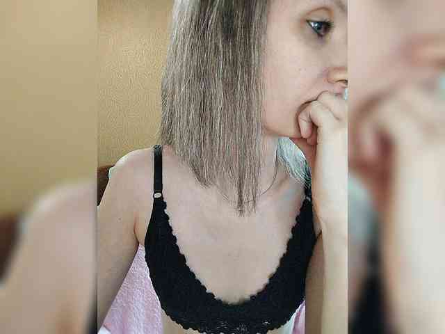-Christina- webcam