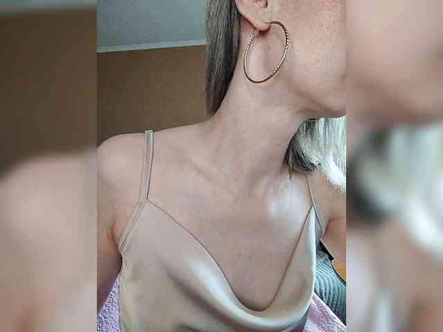 -Christina- webcam