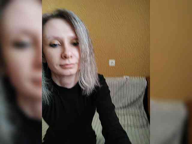 -Christina- webcam
