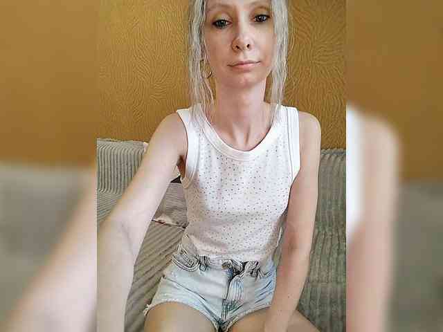 -christina-'s live room