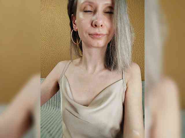 -Christina- webcam
