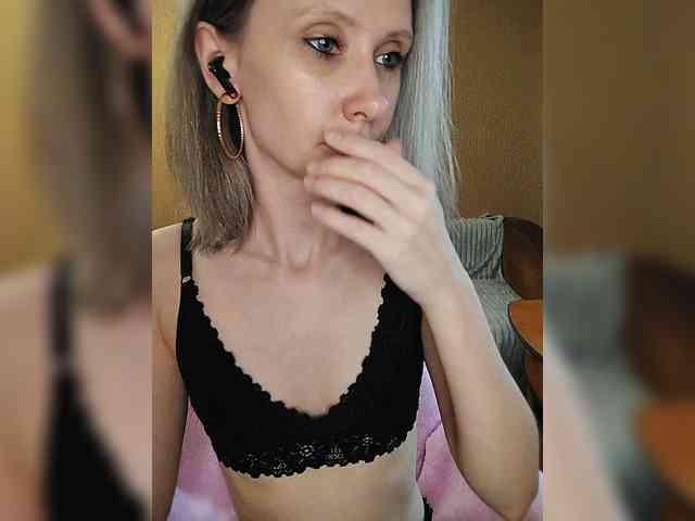 -Christina- webcam
