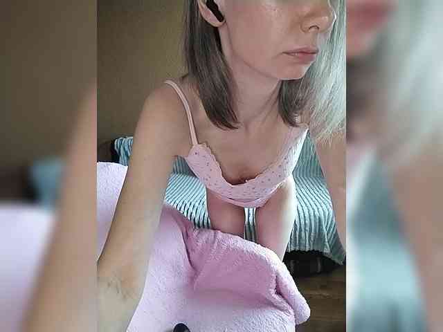 -Christina- webcam