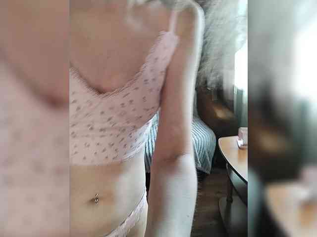 -Christina- webcam