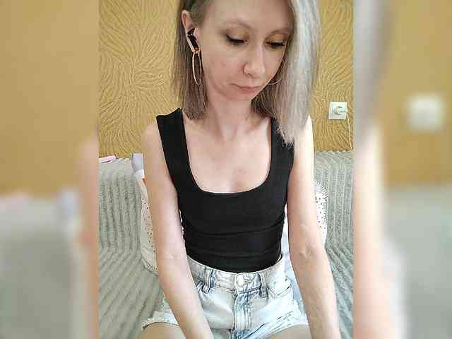-Christina- webcam